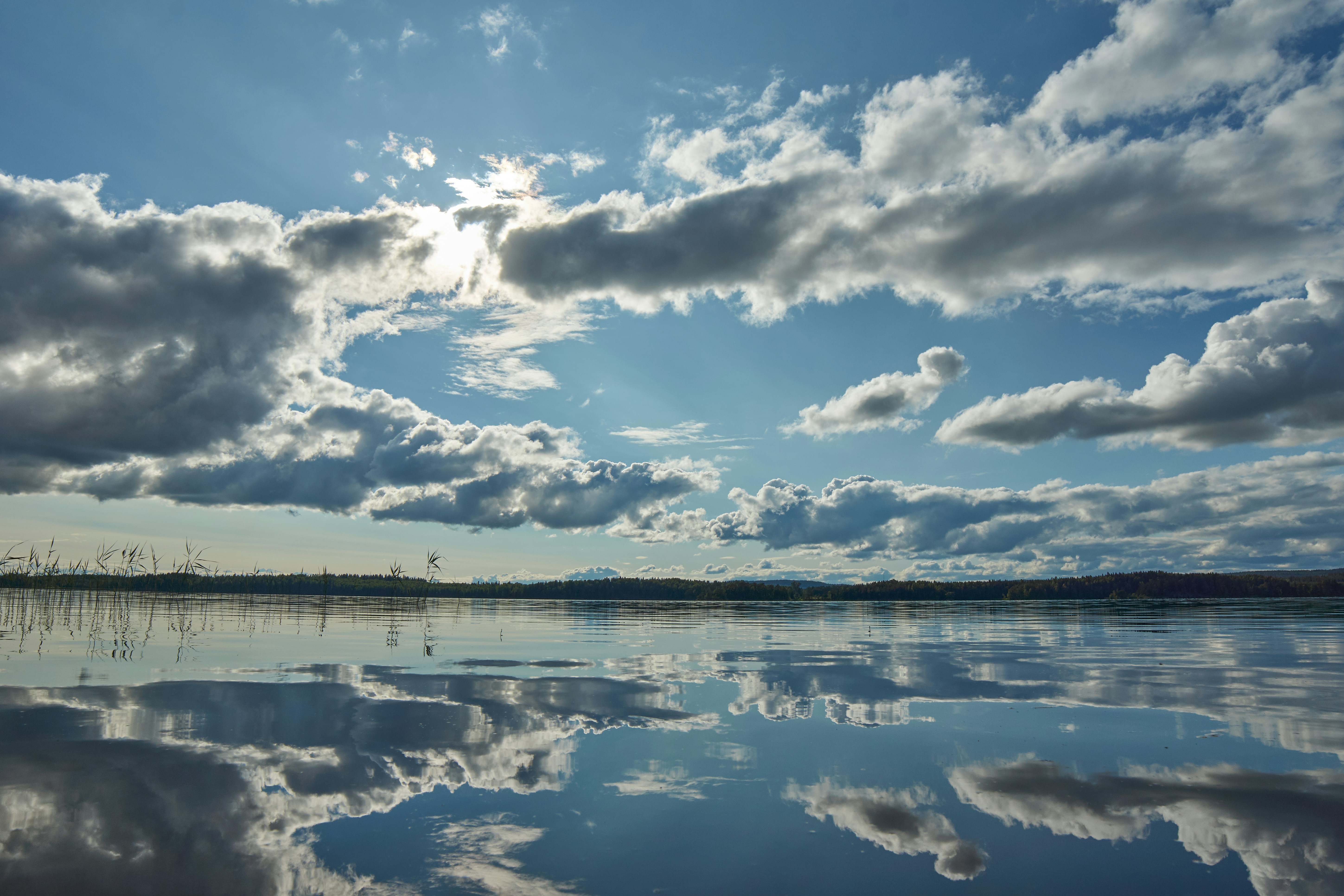 Jau ne vieną dešimtmetį kalbama apie bandymus paveikti orą. Wolfgang Hasselmann/Unsplash nuotrauka