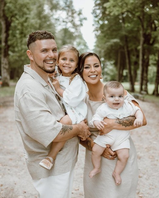 Ovidijus Petraukas ir Evelina Guseva-Petrauskė su vaikais (nuotr. asm. archyvo) Ovidijus Petraukas ir Evelina Guseva-Petrauskė su vaikais (nuotr. asm. archyvo)