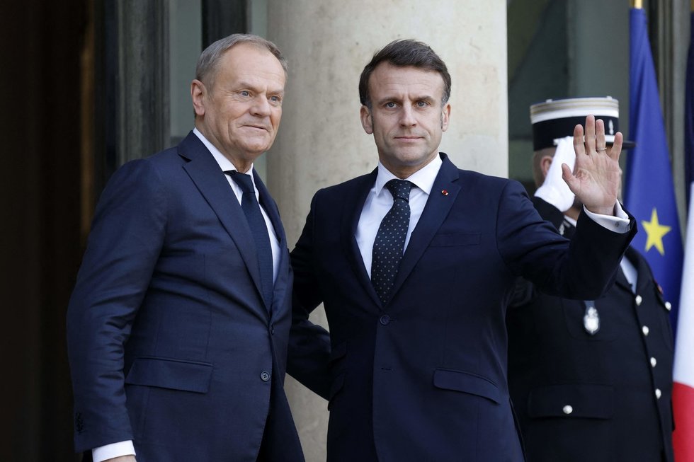 Donaldas Tuskas ir Emmanuelis Macronas (nuotr. SCANPIX)