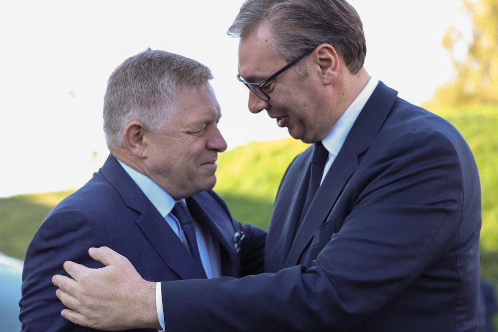 Robertas Fico ir Aleksandras Vučičius (nuotr. SCANPIX)