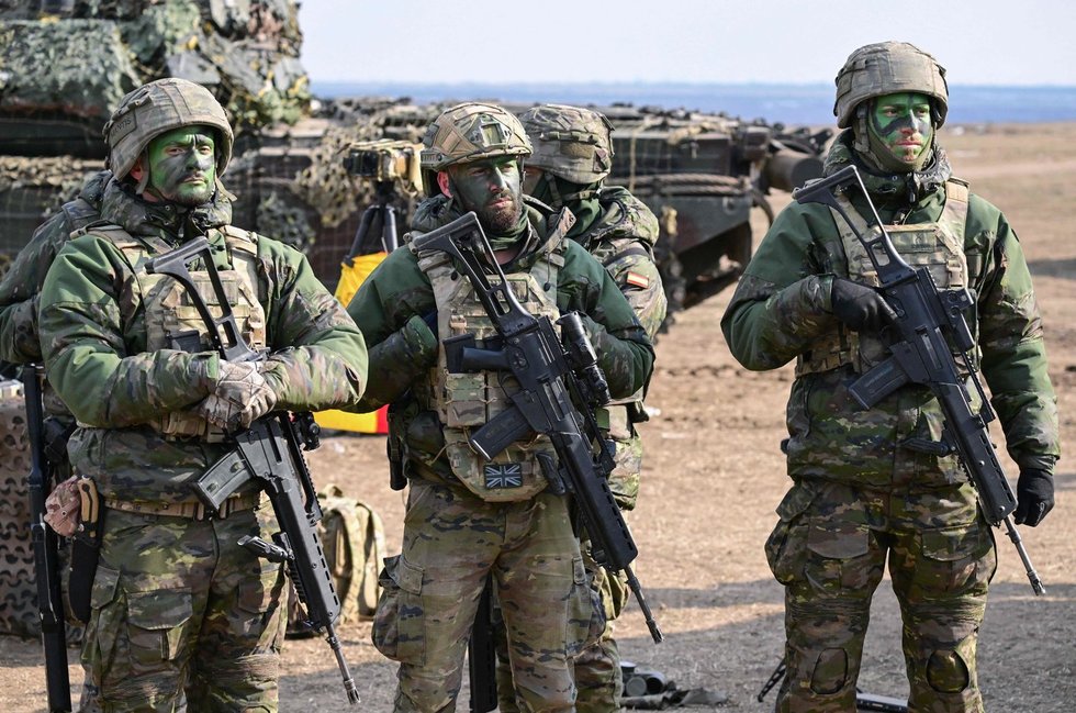 NATO kariai (nuotr. SCANPIX)