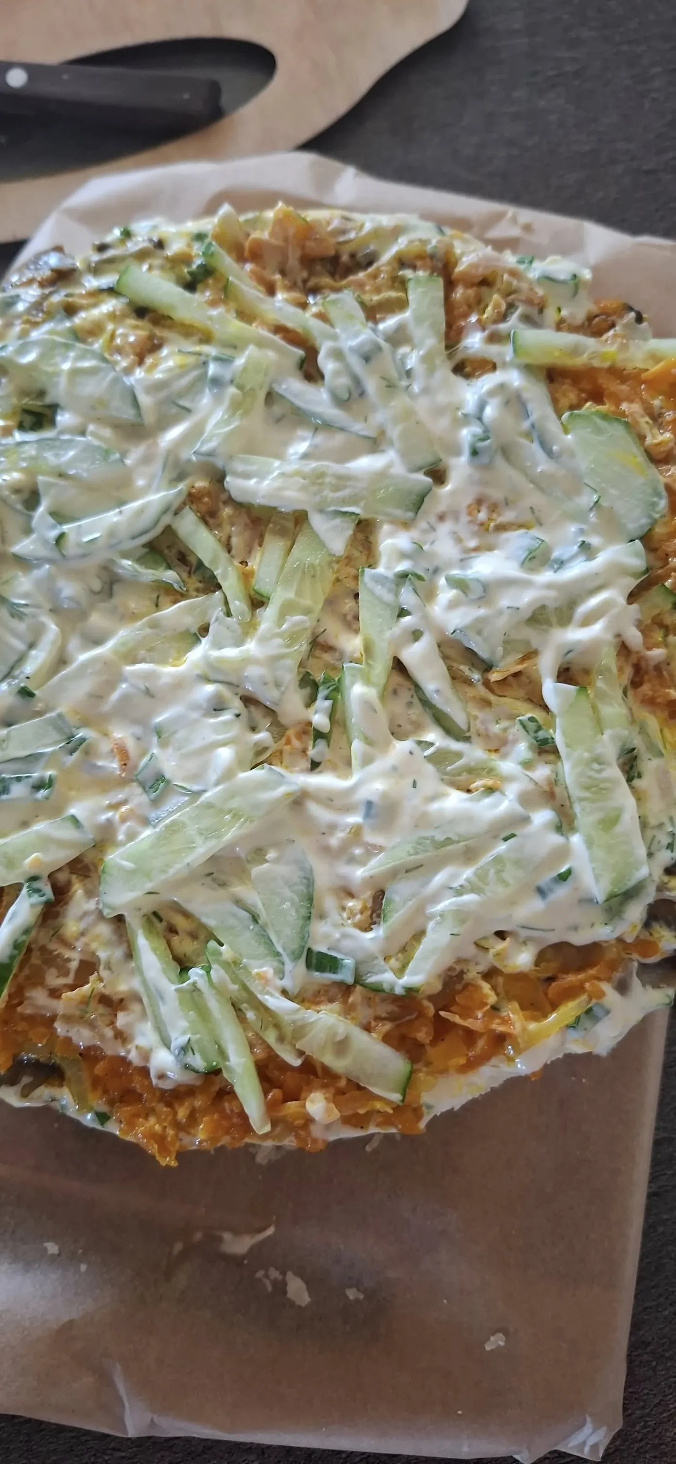 Napoleono tortas su vištiena ir keptomis daržovėmis