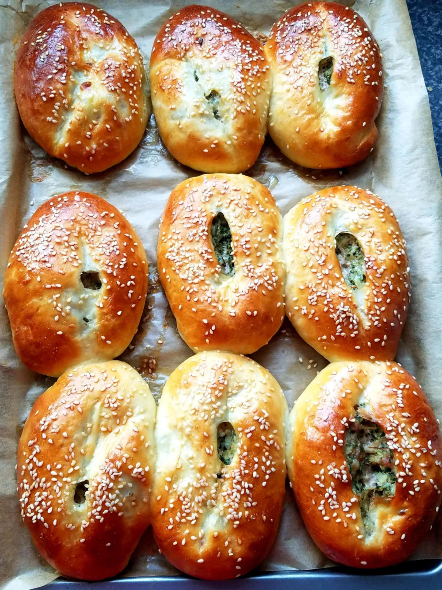 Mielinės bandelės su mėsa, špinatais ir sūriu 😋