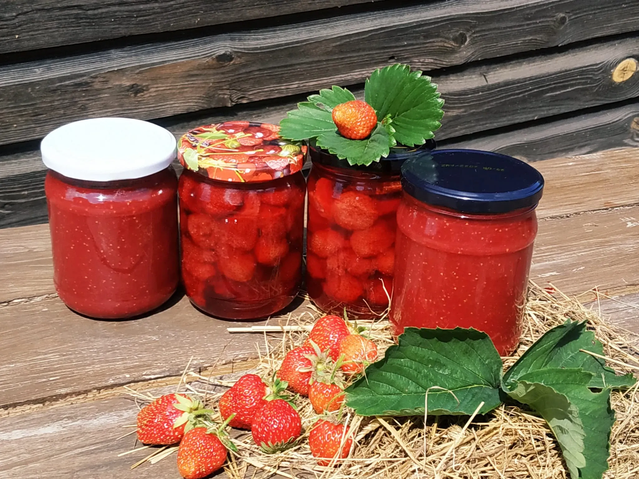 Braškių sirupas ir džemas žiemai – išsaugokite vasaros skonį