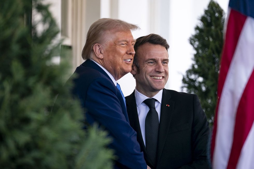 Donaldas Trumpas ir Emmanuelis Macronas (nuotr. SCANPIX) Donaldas Trumpas ir Emmanuelis Macronas (nuotr. SCANPIX)