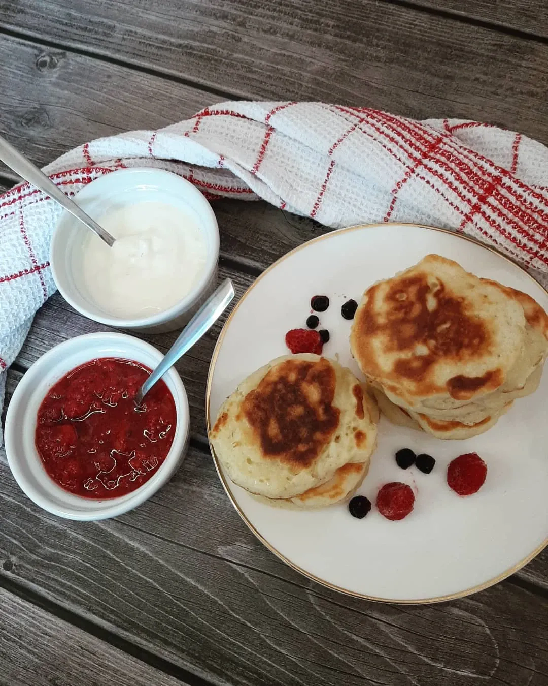 Nekaloringi, sotūs ir skanūs mieliniai blynai (be pieno, be kiaušinių)