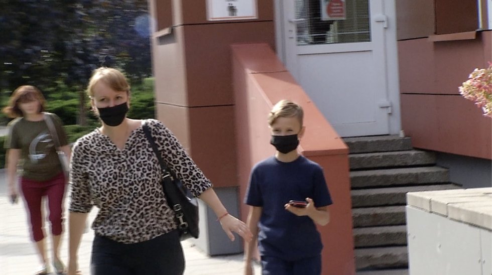 Daugėja COVID-19 susirgimų