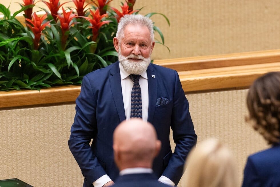 Prisiekia naujai išrinkti Seimo nariai (Paulius Peleckis/ BNS nuotr.) Prisiekia naujai išrinkti Seimo nariai (Paulius Peleckis/ BNS nuotr.)