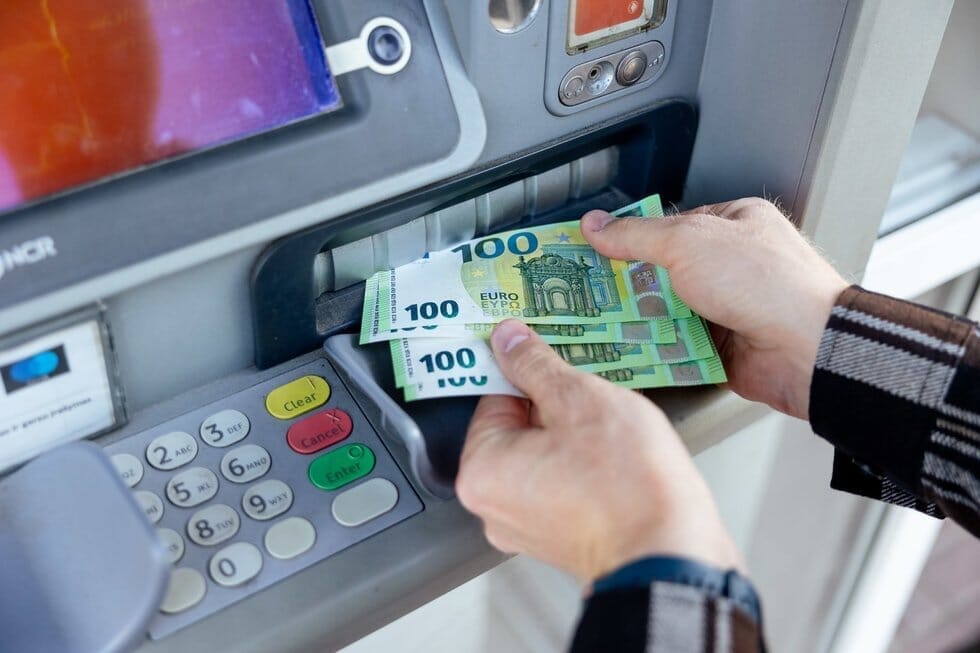 Bankomatas (nuotr. Elta)