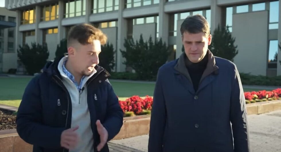 Remigijus Žemaitaitis dar kartą liko apgautas (nuotr. YouTube) Remigijus Žemaitaitis dar kartą liko apgautas (nuotr. YouTube)