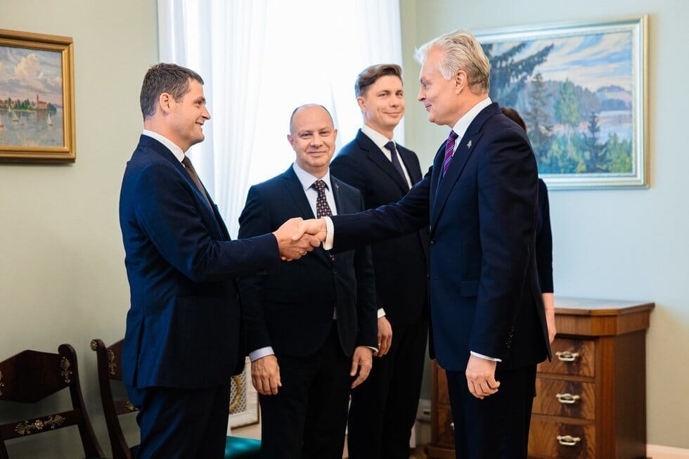 Remigijus Žemaitaitis ir kiti koalicijos nariai susitinka su Gitanu Nausėda (Elta nuotr.)
