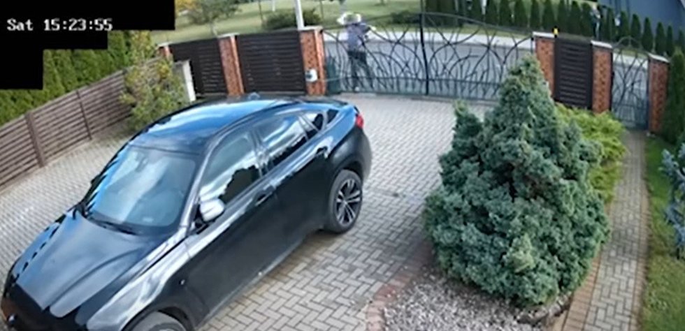 Nėščios kaunietės šeimos gyvenimą kaimynas pavertė košmaru: „Grasina paleisti žarnas ar sudeginti gyvus“ (nuotr. stop kadras)