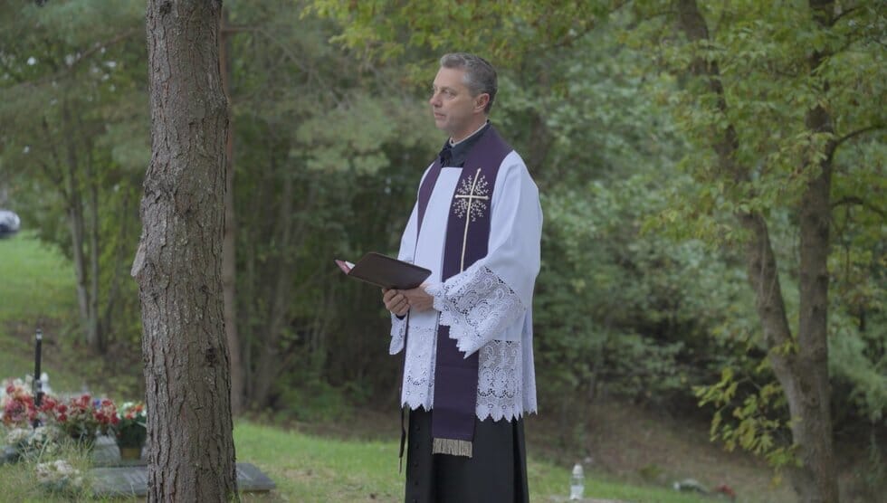 Kunigas Ričardas Doveika (nuotr. stop kadras) Kunigas Ričardas Doveika (nuotr. stop kadras)