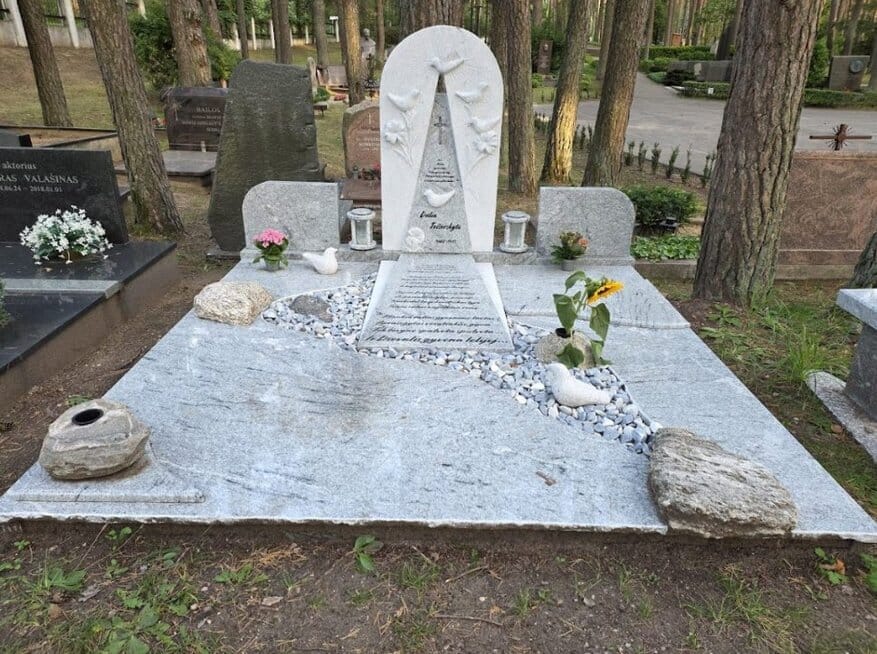 Dalios Teišerskytės kapas (nuotr. www.kaunozurnalistai.lt)
