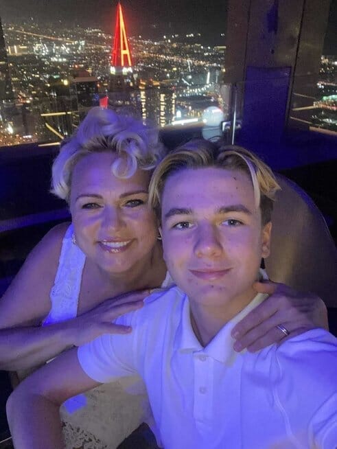 Regvita Macdonald su sūnumi (nuotr. asm. archyvo)