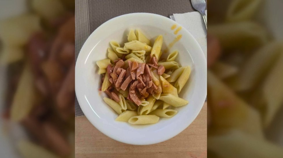 Tėvai pakraupę dėl maisto kokybės viename Vilniaus darželių: nuolat randa pelėsių (nuotr. stop kadras)