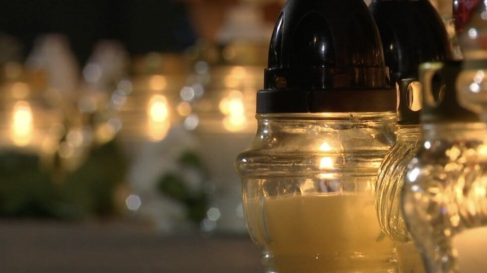 Kaunas ir vėl susivienijo: pagerbė abi Beno Mikutavičiaus nužudytas aukas (nuotr. stop kadras)