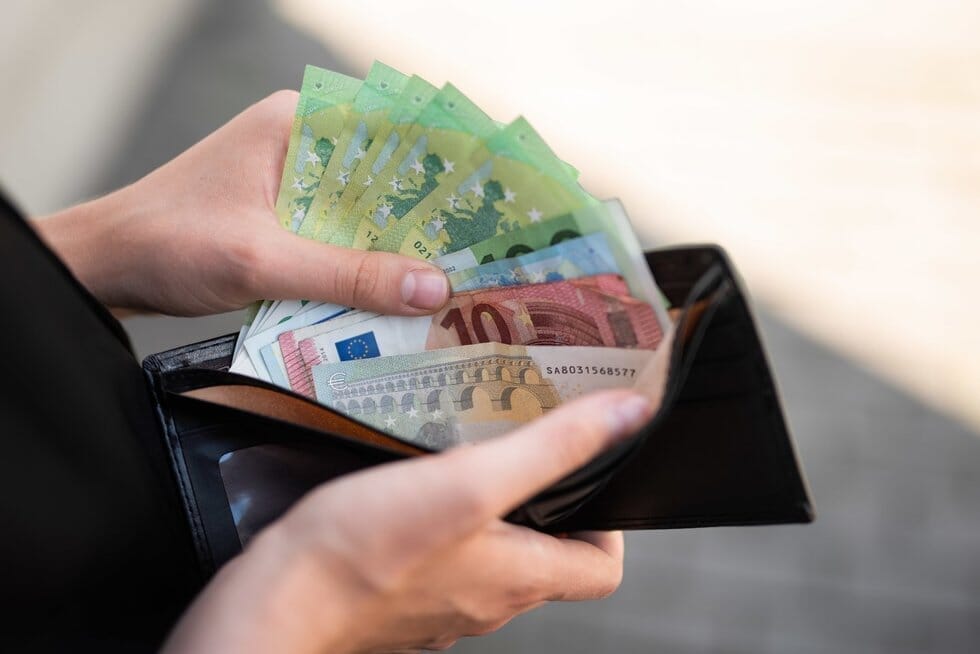 Pinigai (nuotr. Fotodiena/Justino Auškelio)