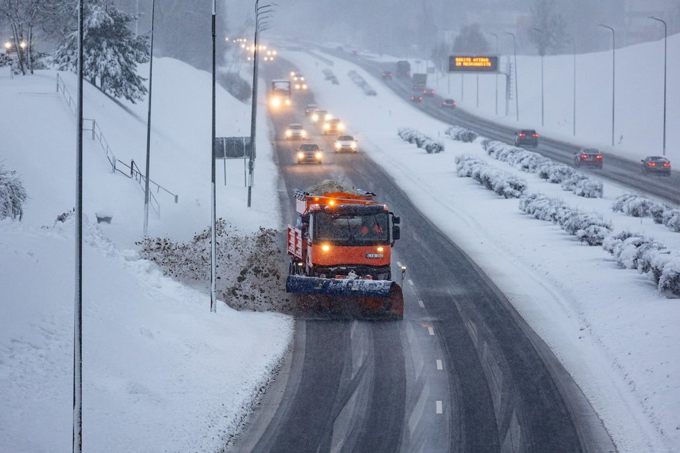 Eismas, žiema (nuotr. bendrovės) Eismas, žiema (nuotr. bendrovės)
