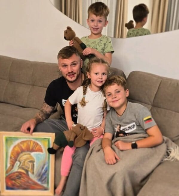 Sergejus Maslobojevas su vaikais (nuotr. asm. archyvo)